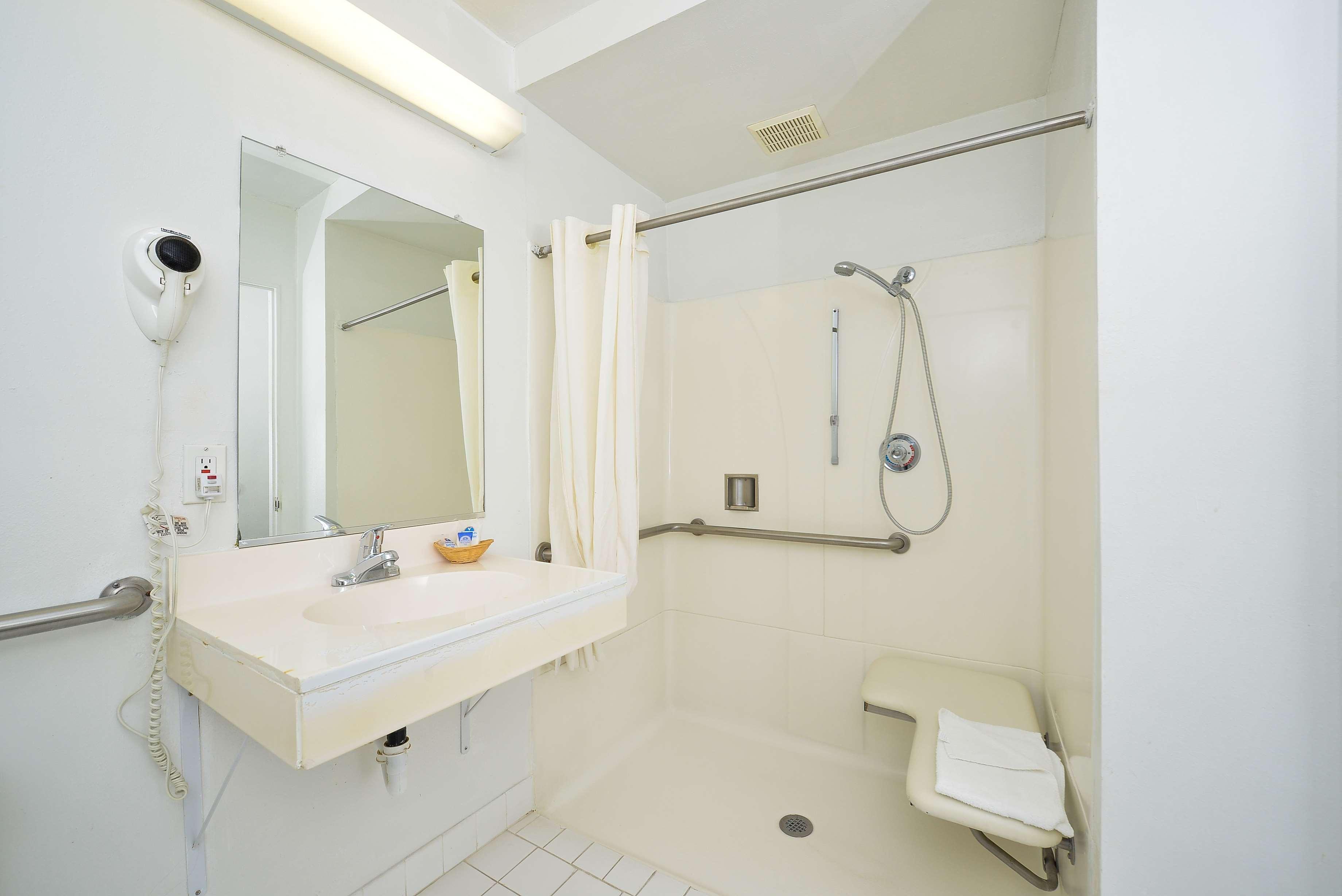Americas Best Value Inn - Chico Bilik gambar